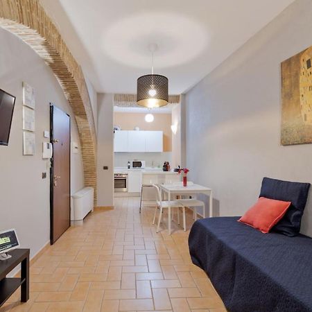 Roma Colosseum Apartment Exterior photo